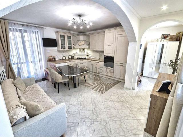 Appartamento in vendita di 126 m² in Via E. Borgazzi, 34