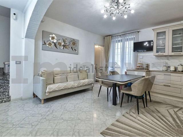 Appartamento in vendita di 126 m² in Via E. Borgazzi, 34
