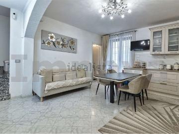 Appartamento in vendita di 126 m² in Via E. Borgazzi, 34