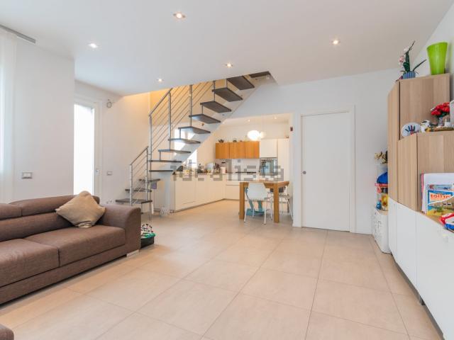Appartamento in vendita di 126 m² in Via Enrico de Nicola, 11