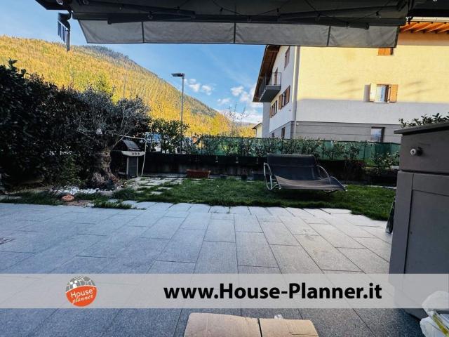 Appartamento in vendita di 126 m² in Via Spolverine, 89