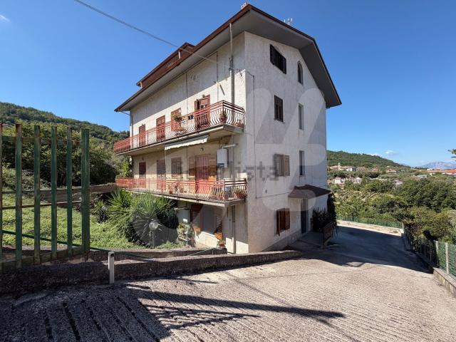 Appartamento in vendita di 126 m² in Via Toppa, 26