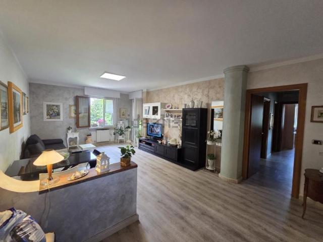 Appartamento in vendita di 126 m² in Via Ugo Foscolo, 31