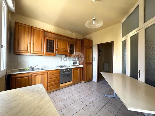 Appartamento in vendita di 126 m² in Via Zermanese, 35