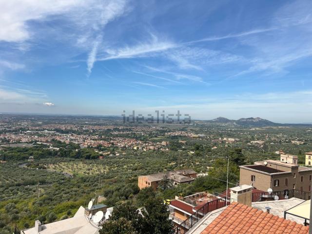 Appartamento in vendita di 126 m² in Viale Cassiano