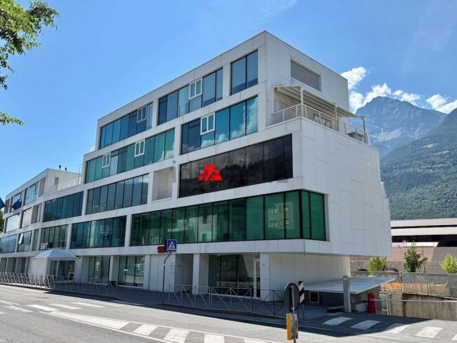 Appartamento in vendita di 126 m² in Viale Giorgio Carrel, 10