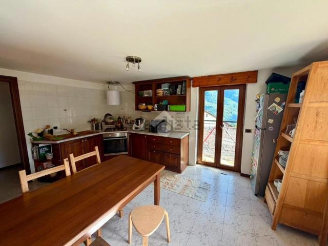 Appartamento in vendita di 126 m² in Frazione Petit Fenis, 2