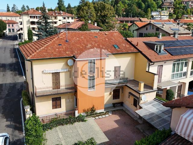 Appartamento in vendita di 127 m² in Via C. Battisti