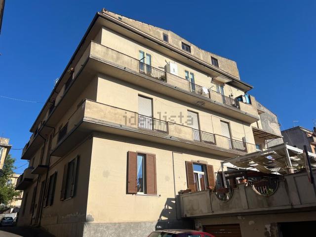 Appartamento in vendita di 127 m² in Via Calabria, 1