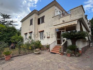 Appartamento in vendita di 127 m² in Via A. Avogadro, 1