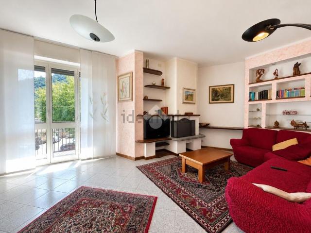 Appartamento in vendita di 127 m² in Via Annibale Rosa, 98