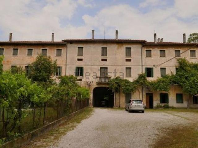 Appartamento in vendita di 127 m² in Via G. Puccini, 27