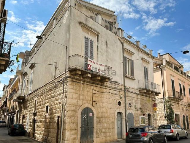 Appartamento in vendita di 127 m² in Via Giambattista Pergolesi, 8
