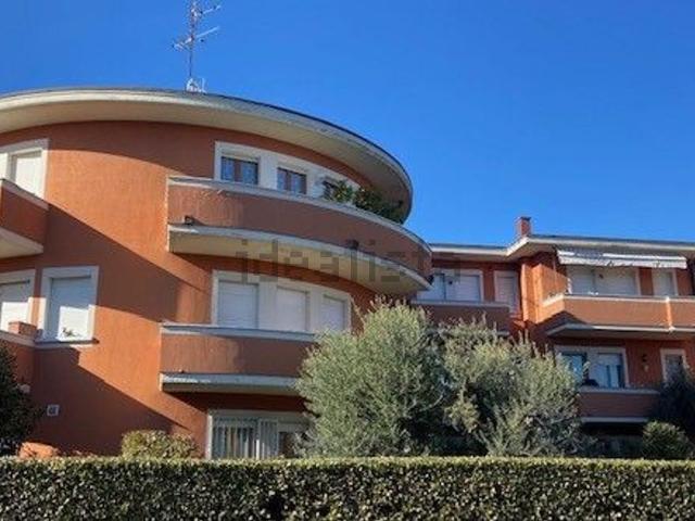 Appartamento in vendita di 120 m² in Via Guido Zadei