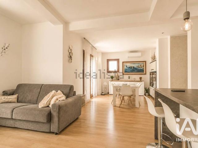 Appartamento in vendita di 127 m² in Via Indro Montanelli, 14