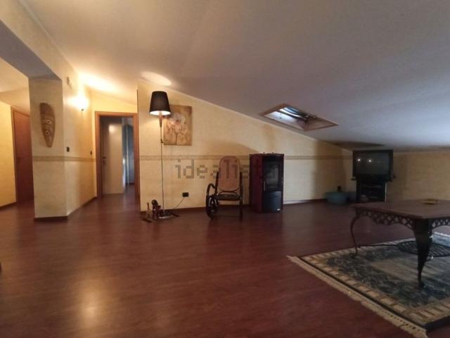 Appartamento in vendita di 127 m² in Via Onofrio dalla Castagna, 83