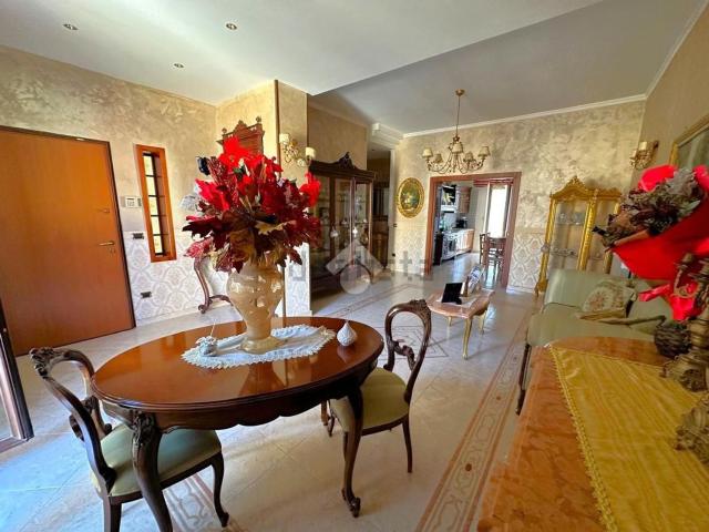 Appartamento in vendita di 127 m² in Via Luca Giordano, 1