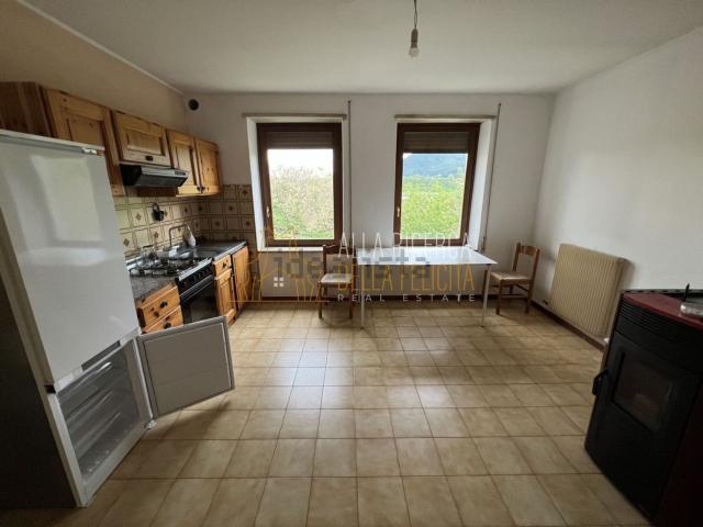 Appartamento in vendita di 127 m² in Via Monte Cimone, 69