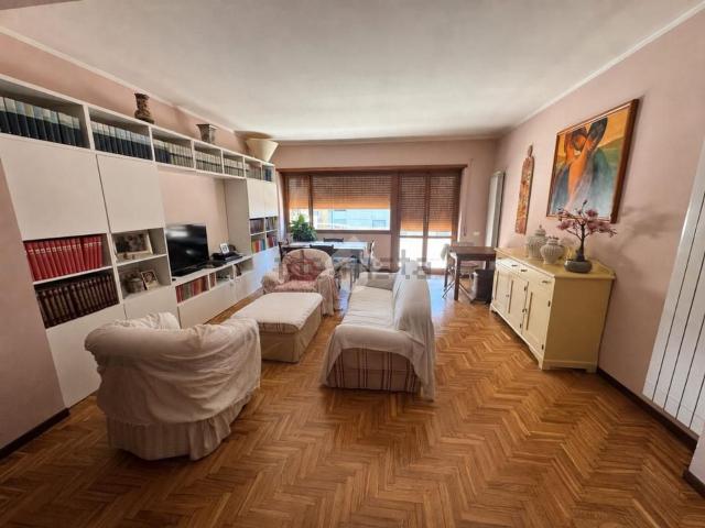 Appartamento in vendita di 127 m² in Via Monte Velino, 57