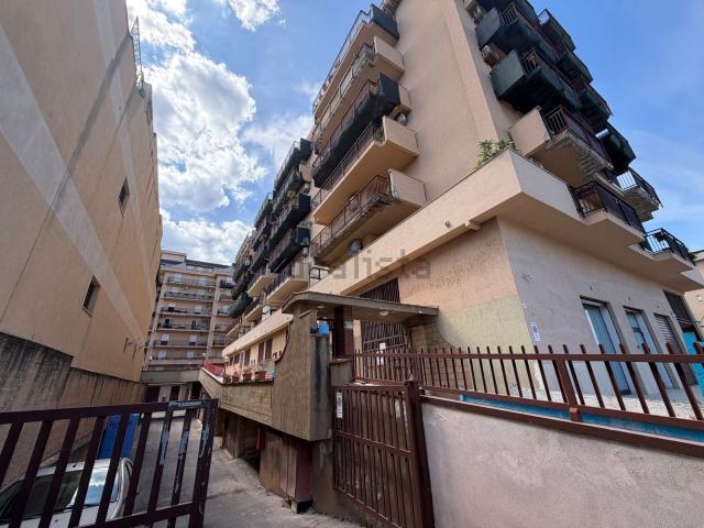 Appartamento in vendita di 127 m² in Via Messina Marine