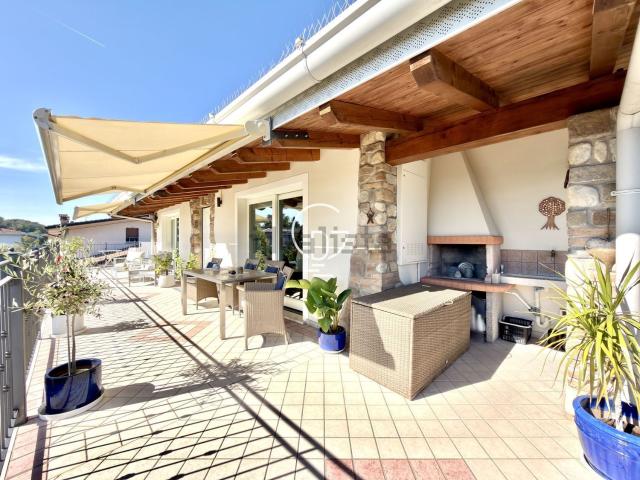 Appartamento in vendita di 127 m² in Via Sotto Monte Tapino