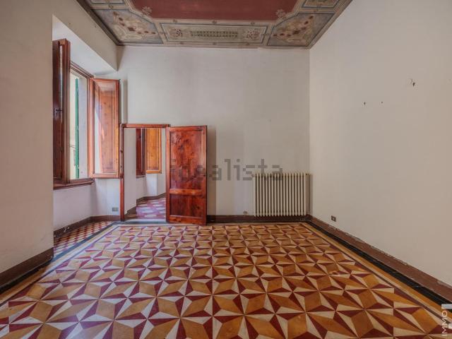 Appartamento in vendita di 127 m² in Via Sant&apos Anna