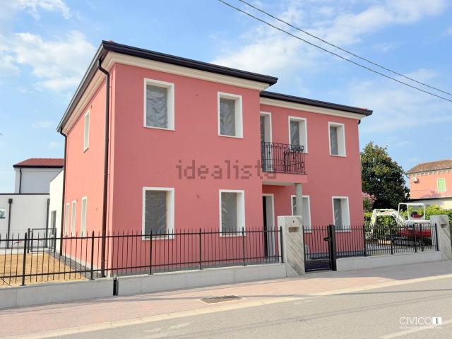 Appartamento in vendita di 127 m² in Via Stradone, 33