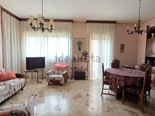 Appartamento in vendita di 127 m² in Via Palmiro Togliatti, 8