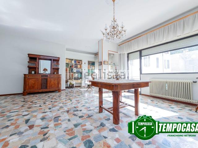 Appartamento in vendita di 127 m² in Via Pietro Giordani, 19