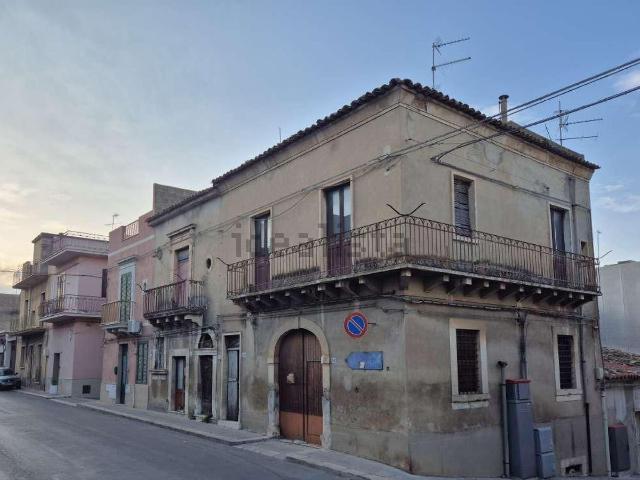 Appartamento in vendita di 127 m² in Via Roma