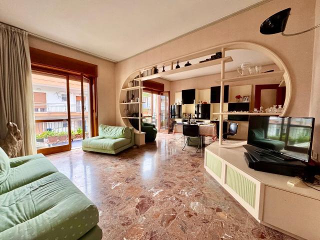 Appartamento in vendita di 127 m² in Via Raffaele Calvanico, 13
