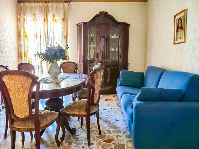 Appartamento in vendita di 127 m² in Via Vittorio Sardella, 23