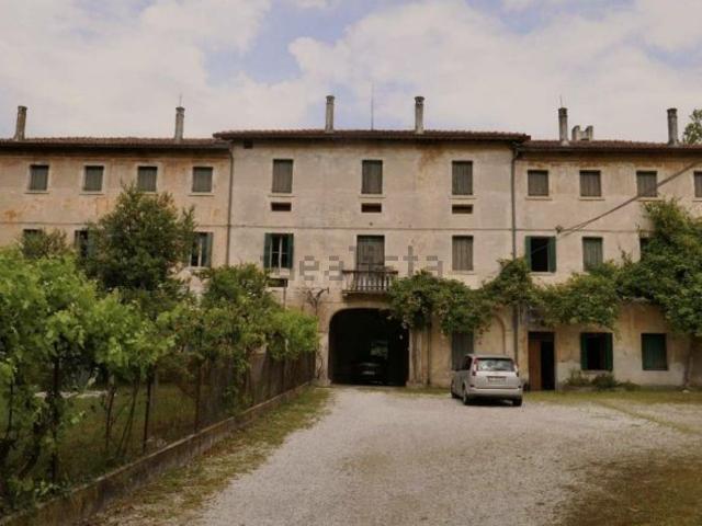 Appartamento in vendita di 127 m² in Viale Michelangelo Grigoletti, 40