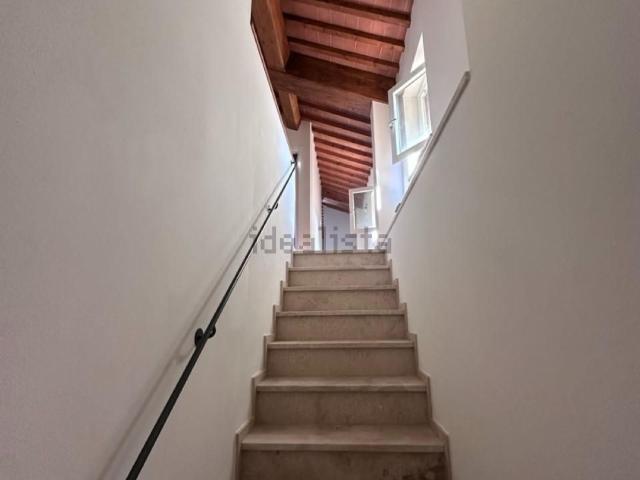 Appartamento in vendita di 127 m² in Località Poggiarello, 53