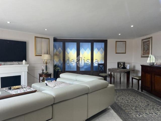 Appartamento in vendita di 128 m² in Via Conforti