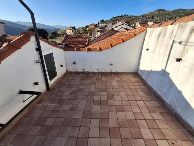 Appartamento in vendita di 128 m² in Via Adelaide Lascaris