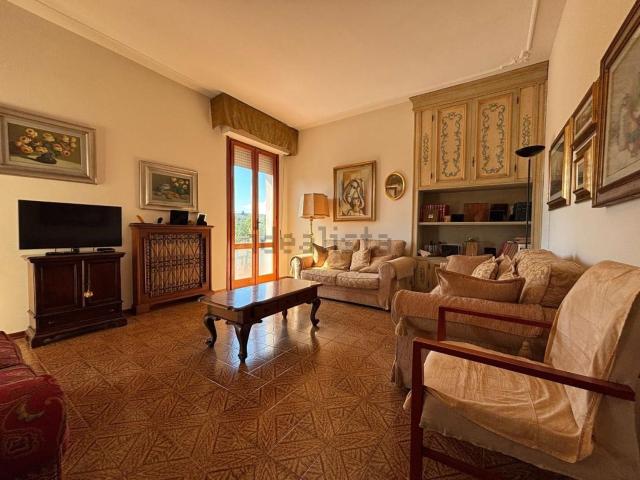 Appartamento in vendita di 128 m² in Via G. Carducci, 19
