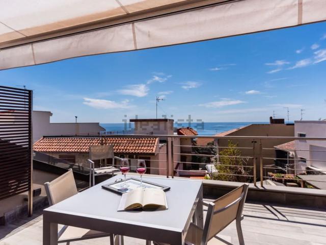 Appartamento in vendita di 128 m² in Via Giuseppe Recupero, 11