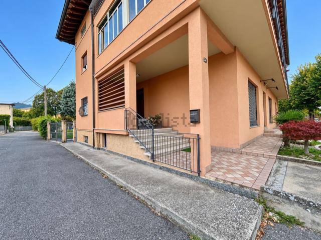 Appartamento in vendita di 128 m² in Via del Convento, 34