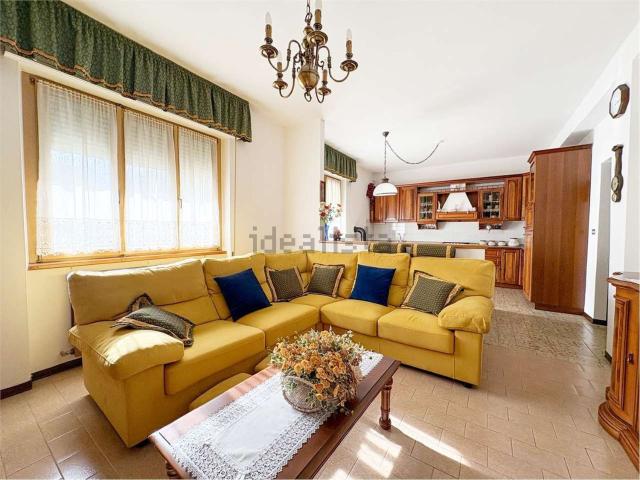 Appartamento in vendita di 128 m² in Via del Palazzo Vertemate, 2