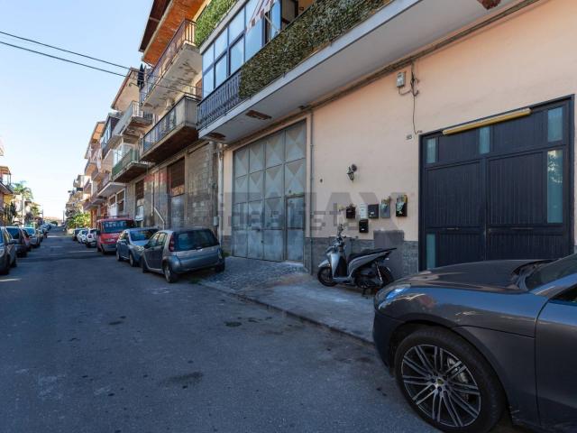 Appartamento in vendita di 128 m² in Via del Papiro, 85