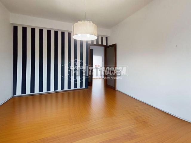 Appartamento in vendita di 128 m² in Via della Costituente