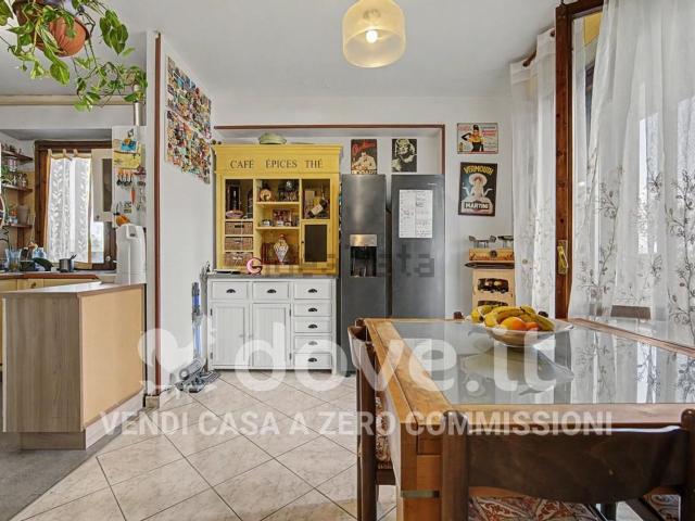 Appartamento in vendita di 128 m² in Via della Pace Mondiale, 82