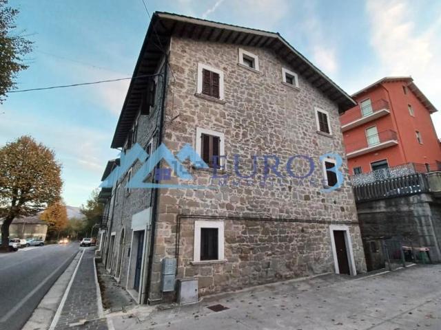 Appartamento in vendita di 128 m² in Via DELLA RESISTENZA