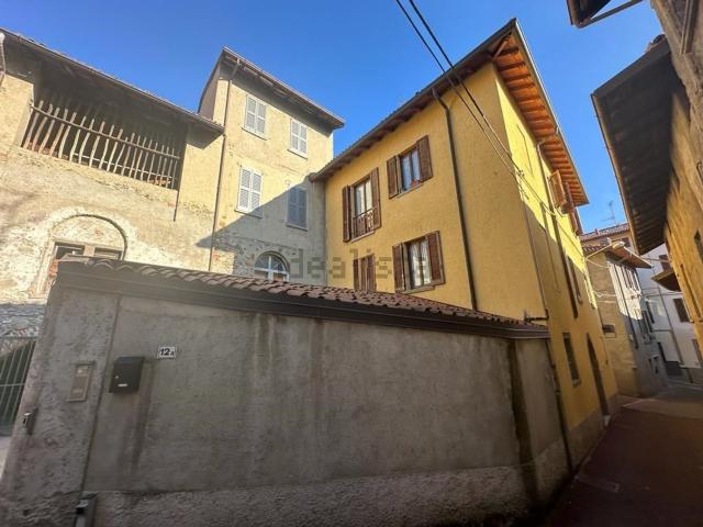 Appartamento in vendita di 128 m² in Via della Torre