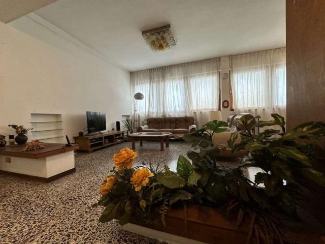 Appartamento in vendita di 128 m² in Via delle Siepi