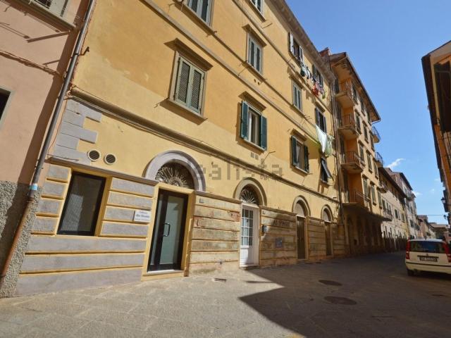 Appartamento in vendita di 128 m² in Via Elbano Gasperi