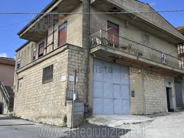 Appartamento in vendita di 128 m² in Via Filippo Turati, 4