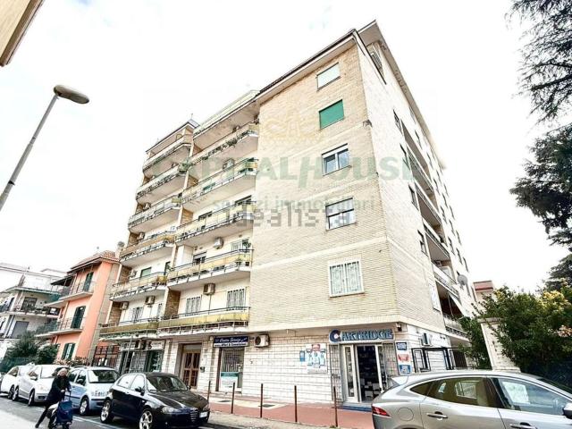 Appartamento in vendita di 128 m² in Via Francesco Caiazzo