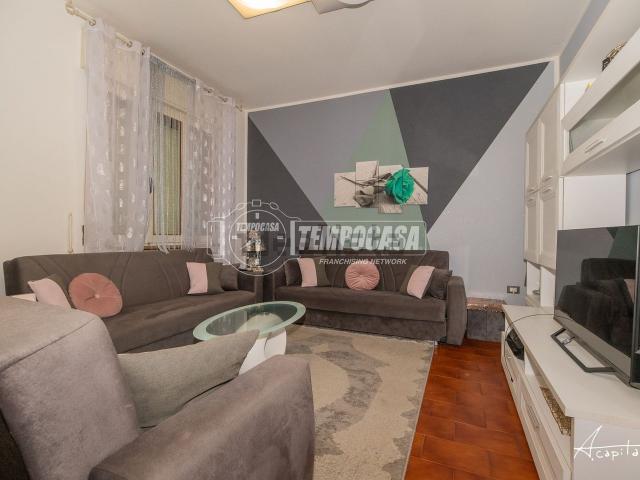 Appartamento in vendita di 128 m² in Via Lazio, 56